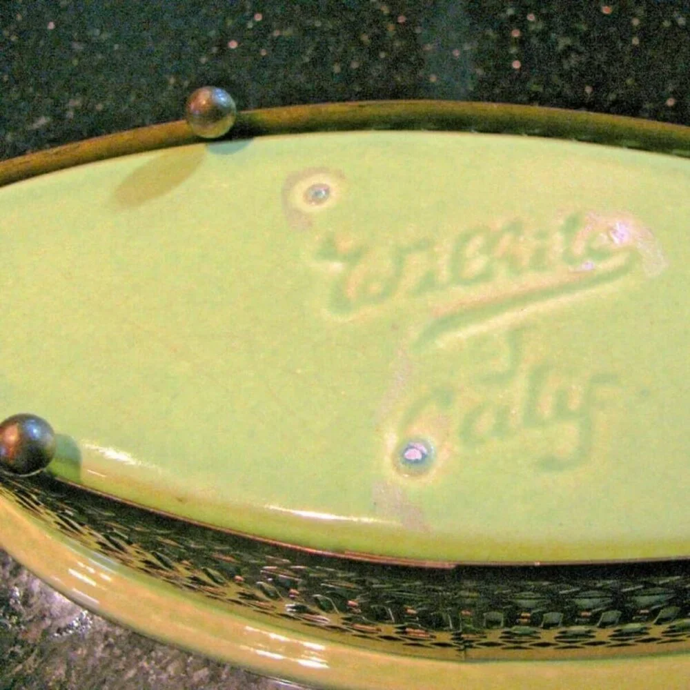 Vint 50s WILHITE Collectible Chartreuse Porcelain Oval Dish Brass Filigree Stand